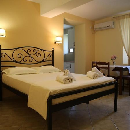 La Casa Di Nonna Apartment Qeparo Luaran gambar